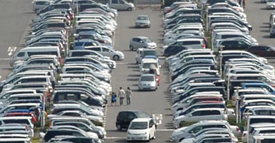 子供を持つ家族には生活必需品のミニバン