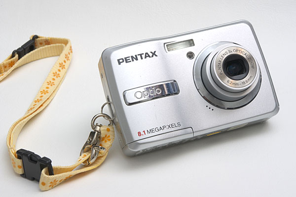 3,500円の中古コンパクトデジタルカメラ