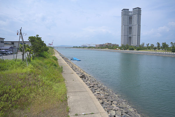 第2地域の散策撮影−右側はかつて海が広がっていた