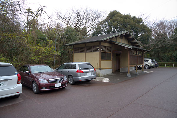 いがいが根駐車場