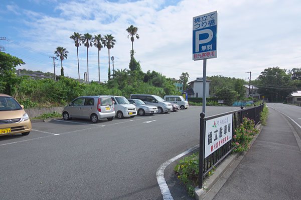 伊豆高原駅裏の無料駐車場