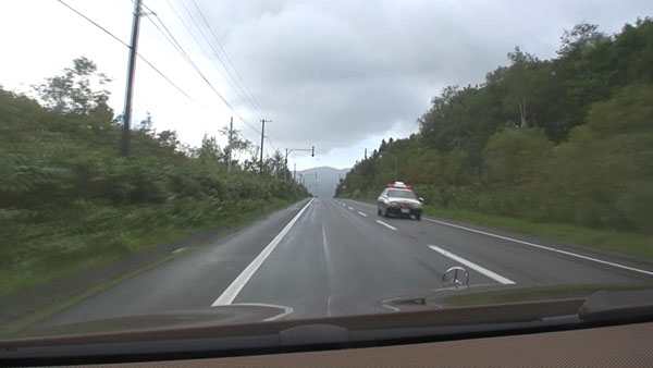 パトカーとすれ違うまでアラートが続く