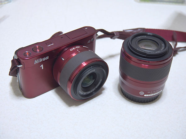 母親のデジタルカメラ「Nikon 1 J2」