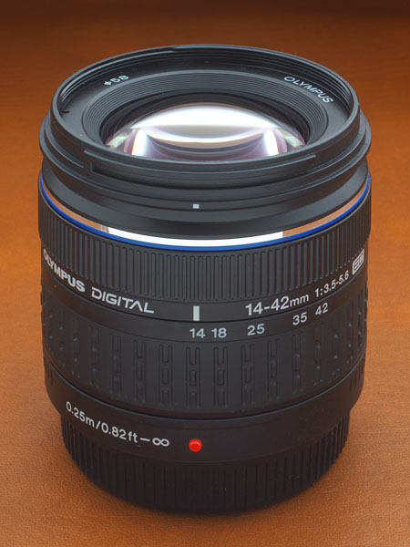 豚児用に急遽購入した14-42mmズーム