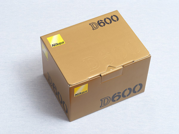 届いたばかりの「Nikon D600」