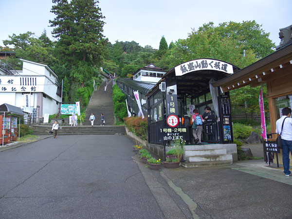 屋外エスカレーター