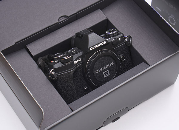 届いたばかりのE-M5 Mark2