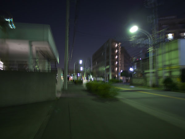 歩きながらの1/2秒スローシャッター