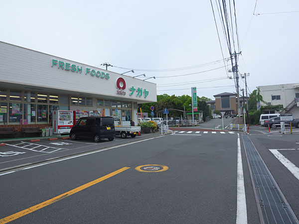 伊豆高原駅前スーパーマーケット