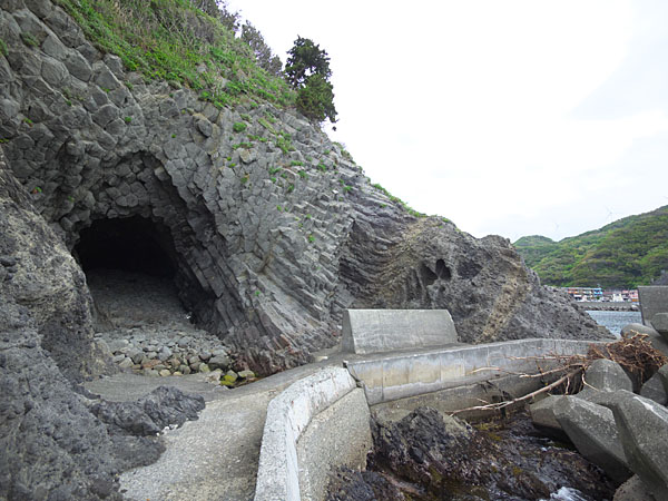 石廊崎の火山の根