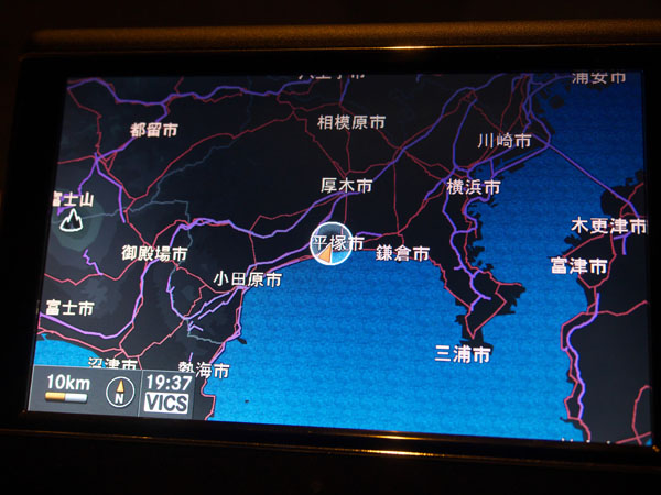 夜の一般道をひた走る