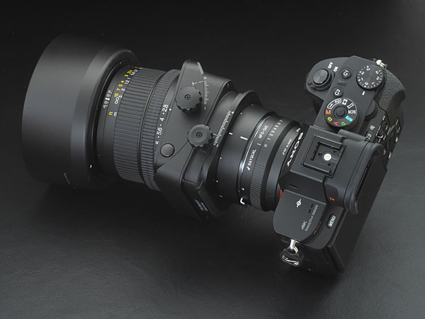 「PC MICRO Nikkor 85mm F2.8」を装着したところ